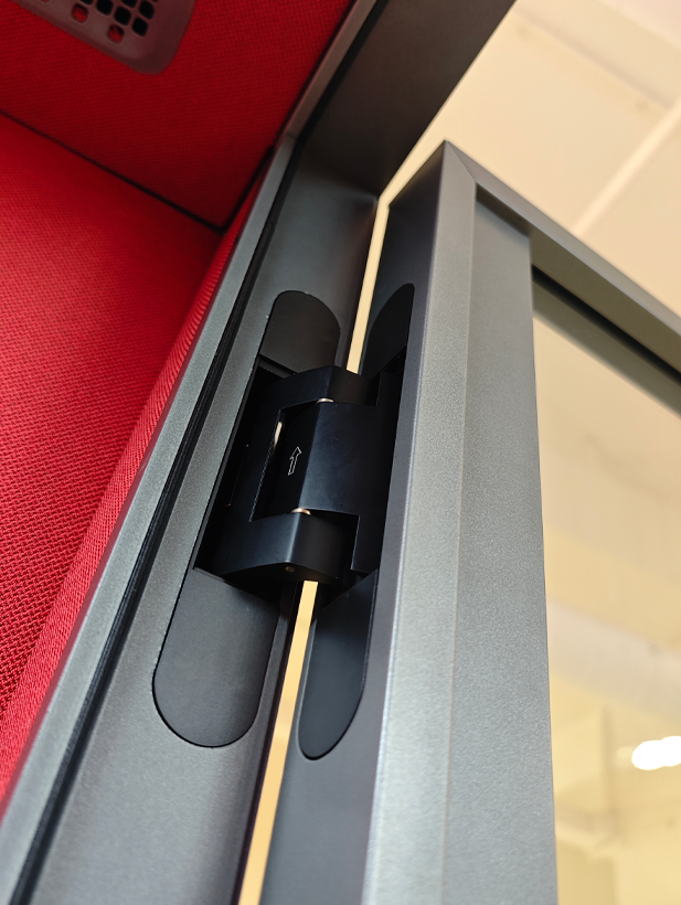 Concealed door hinge